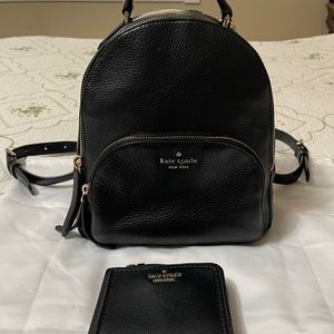 Gently used but still in great condition purchased at Kate Spade ♠️ website